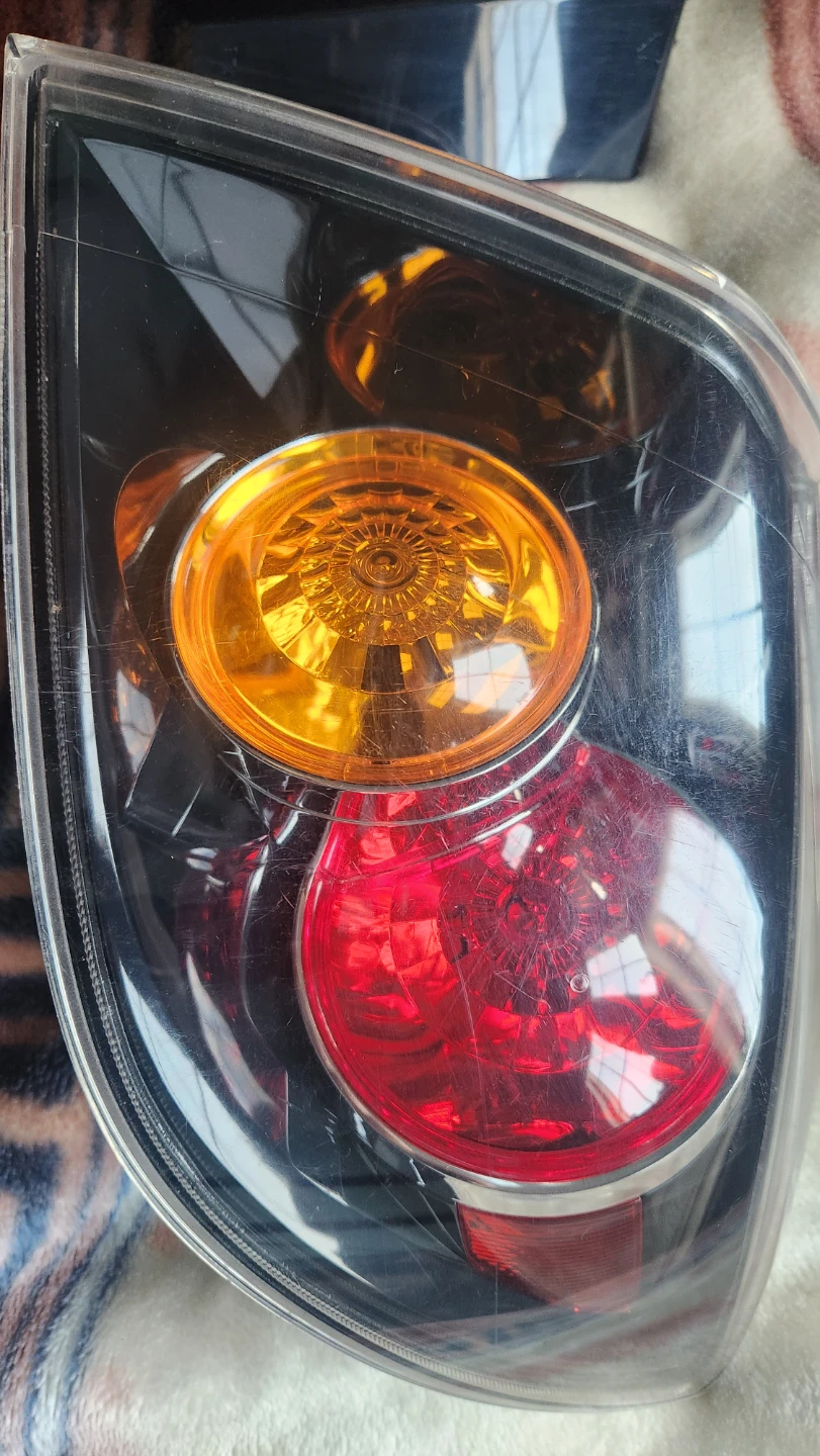 OEM MAZDA3 HATCHBACK 2004-2006 TALLIGHT ASSEMBLY PAIR - photo 2