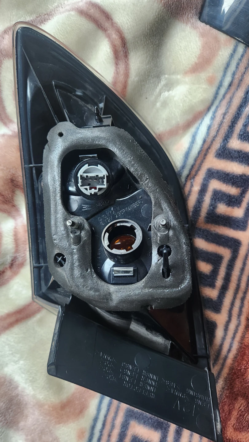 OEM MAZDA3 HATCHBACK 2004-2006 TALLIGHT ASSEMBLY PAIR - photo 4