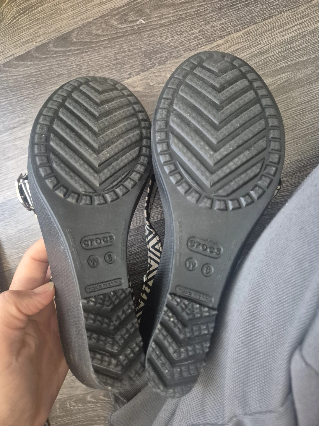 Crocs Wedge Sandals - Black & White Zigzag - photo 4
