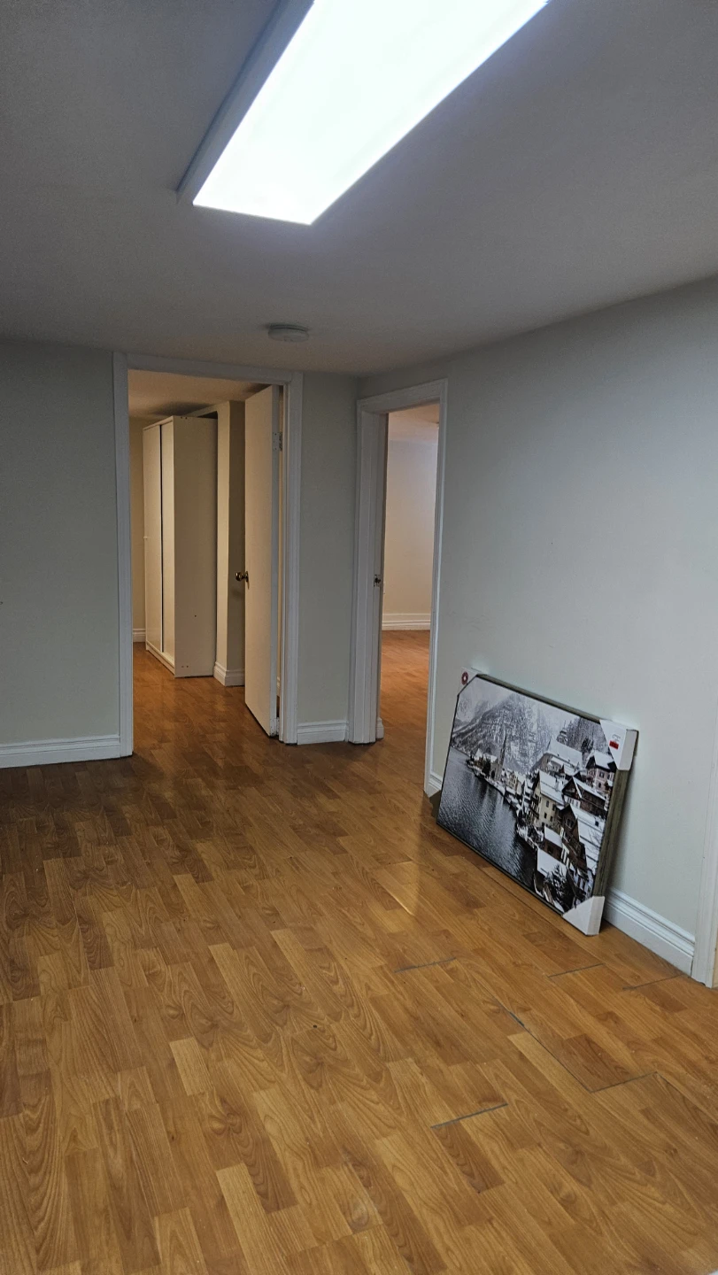 rent ground floor suite - photo 2