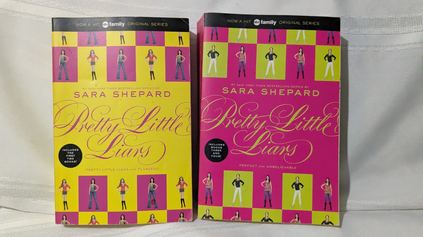 Pretty Little Liars Books by Sara Shepard