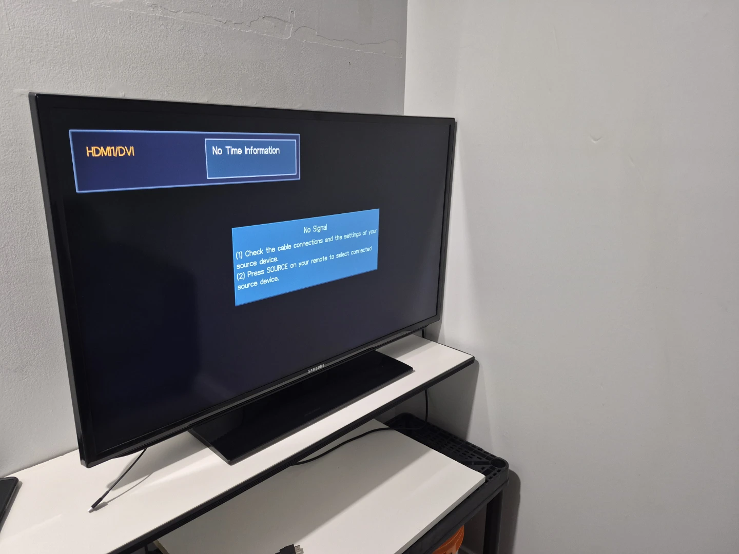 Samsung UN40EH5000F 40" LED HDTV - photo 2