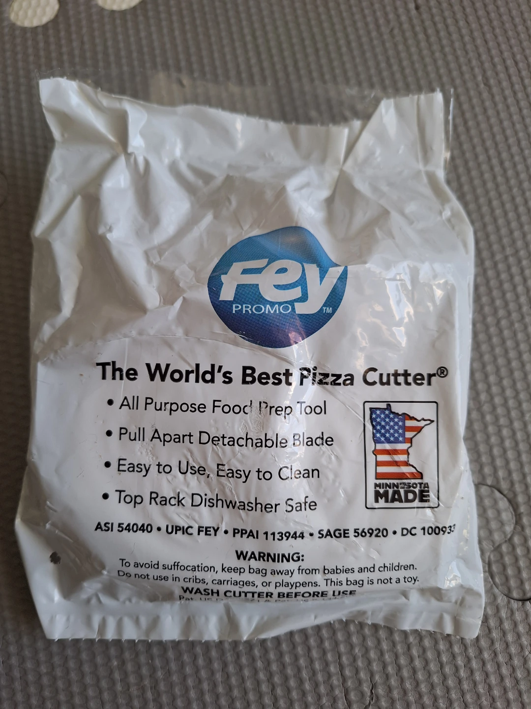 Fey Promo Pizza Cutter