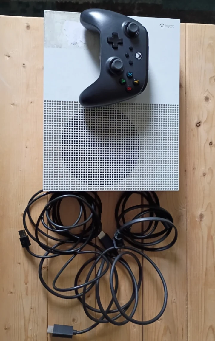 Used Xbox One S Console with Controller - photo 2