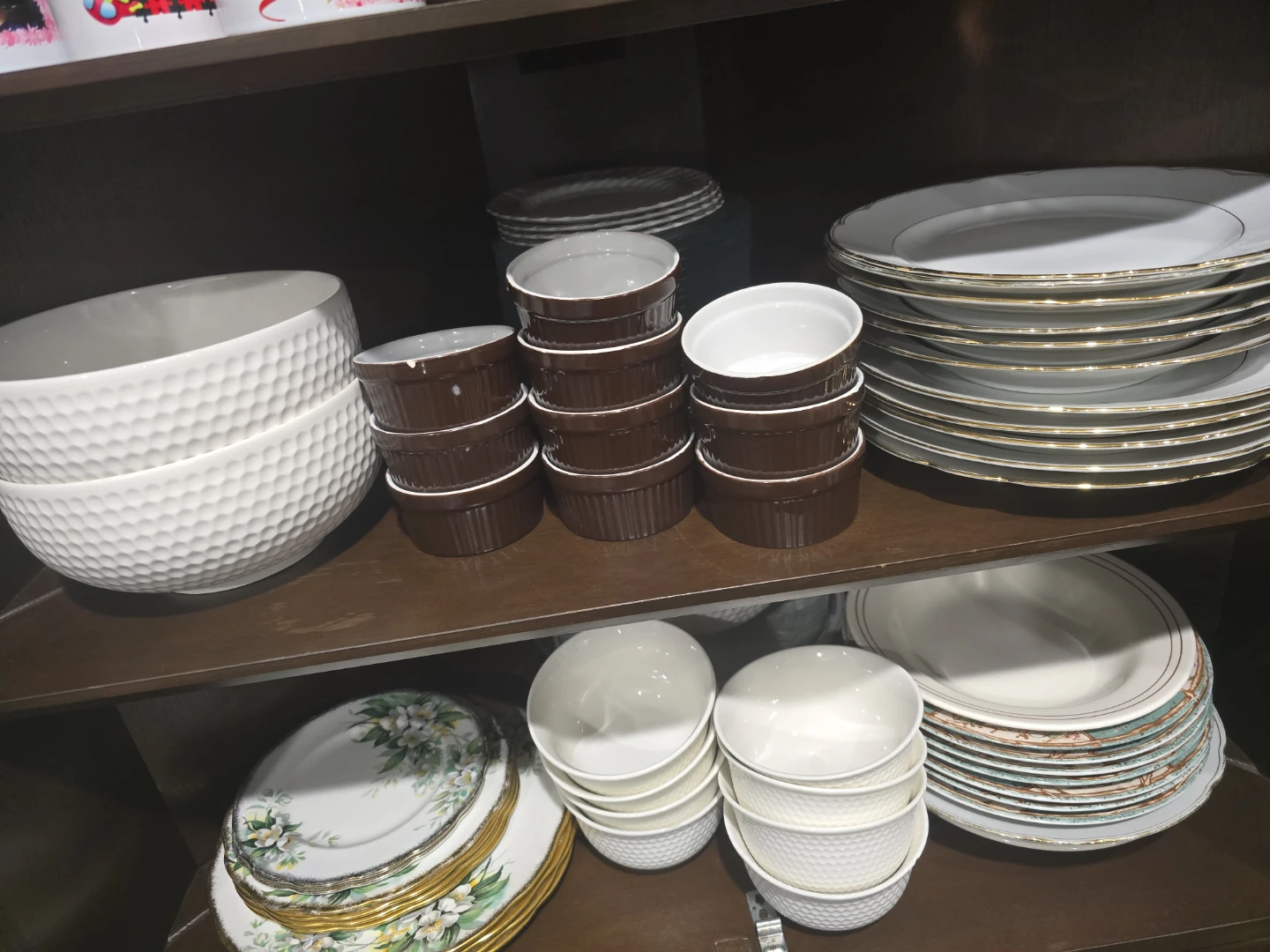Set of 6 White Textured Serving Bowls & 6 Brown Ramekins