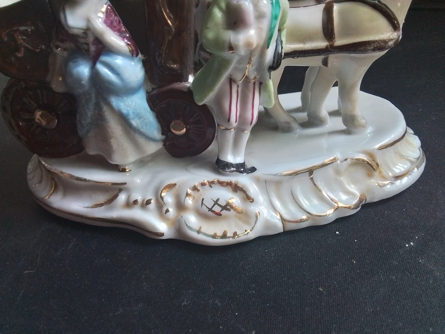 Mid-Century Japanese Porcelain Horse-Drawn Carriage Figurine - photo 5