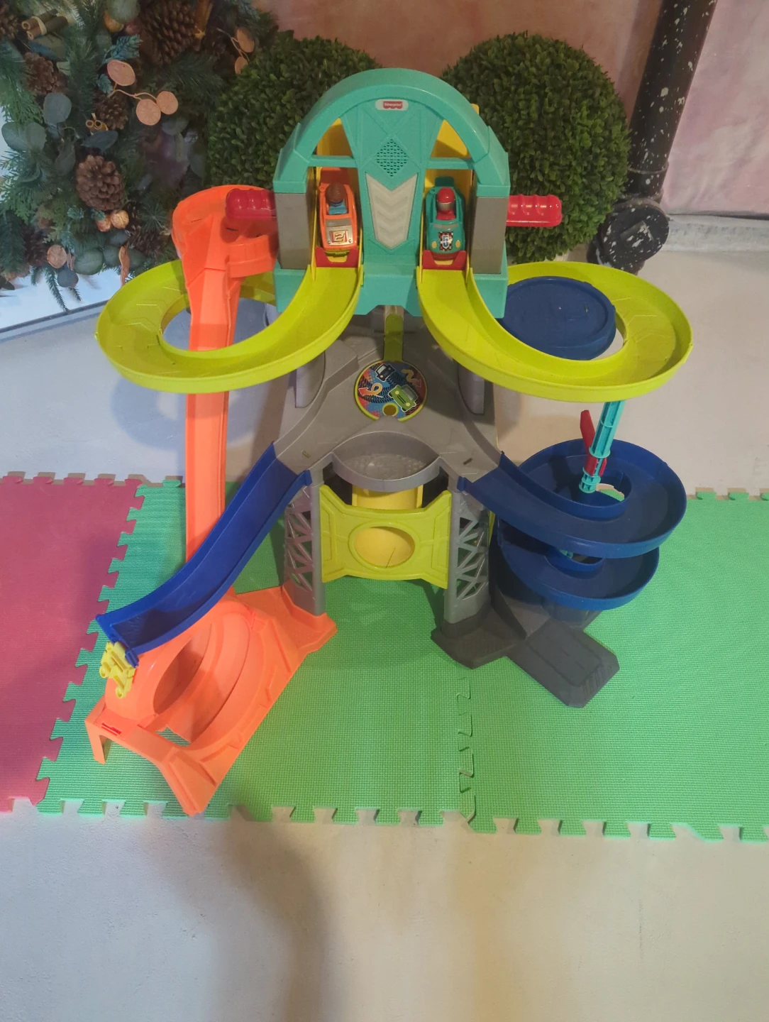 Fisher-Price Little People Wheelies Race & Rampway Playset