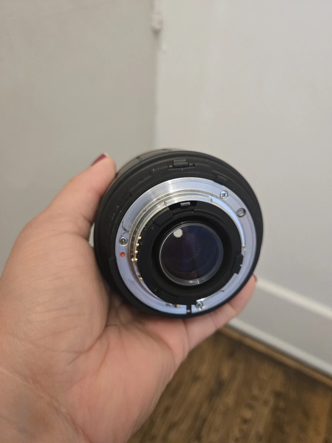 Sigma 70-300mm f/4-5.6 D DL Macro Lens - photo 2
