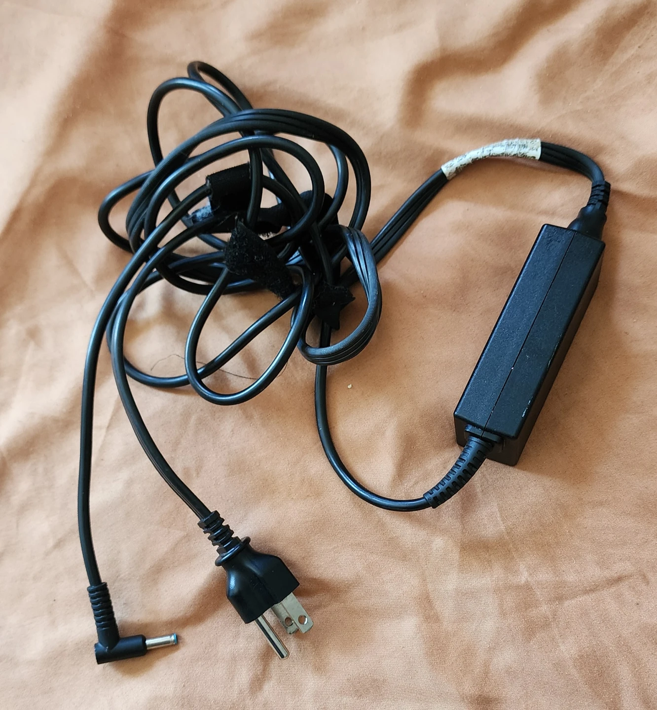 HP Laptop AC Adapter 45W