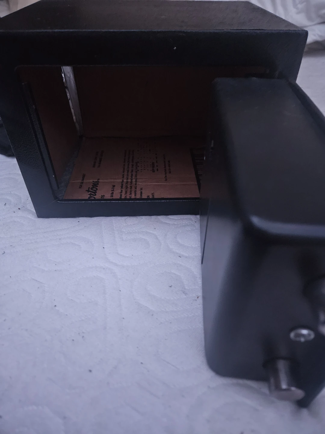 Guardwell Safe Box with Keypad and Key - photo 3