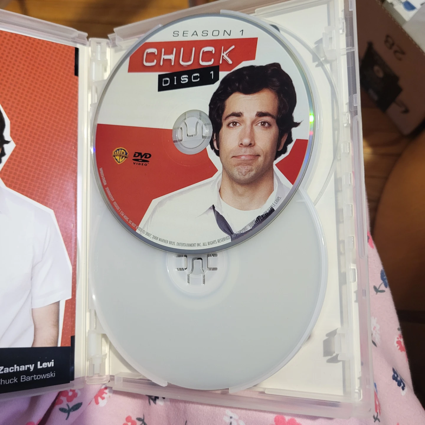 Chuck: The Complete First Season DVD - photo 3