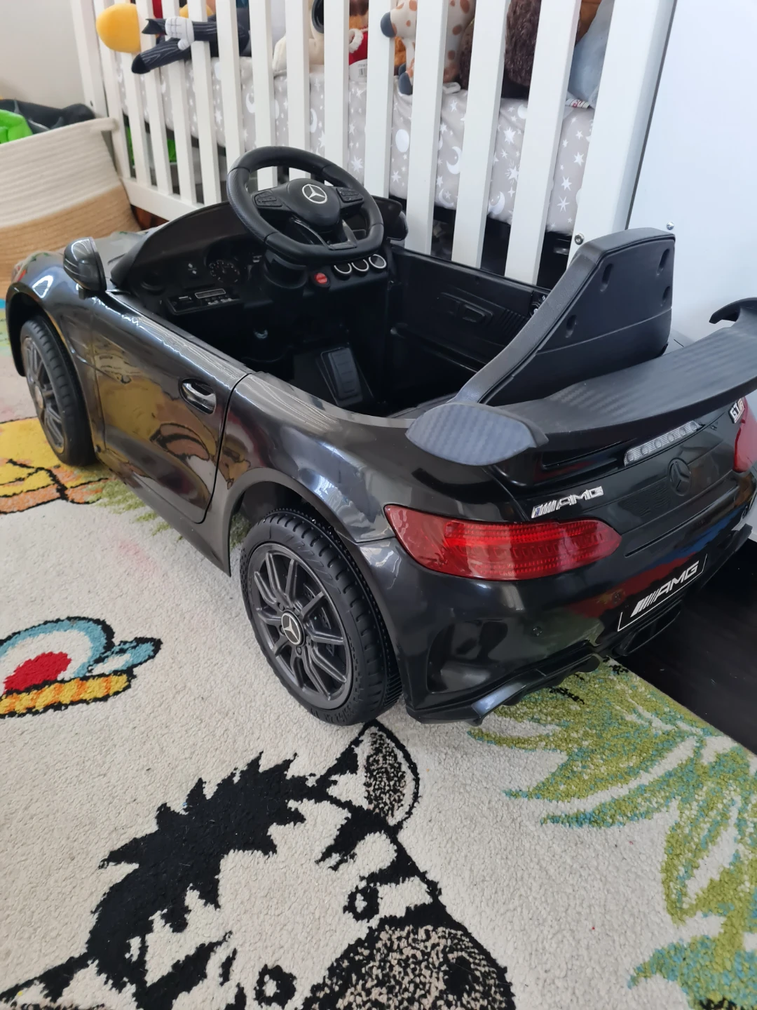 Mercedes-Benz AMG Kids Ride-On Car - photo 3