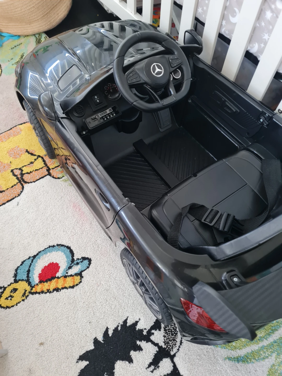 Mercedes-Benz AMG Kids Ride-On Car - photo 4