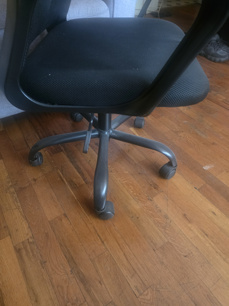 Black Mesh Office Chair with Wheels - photo 2
