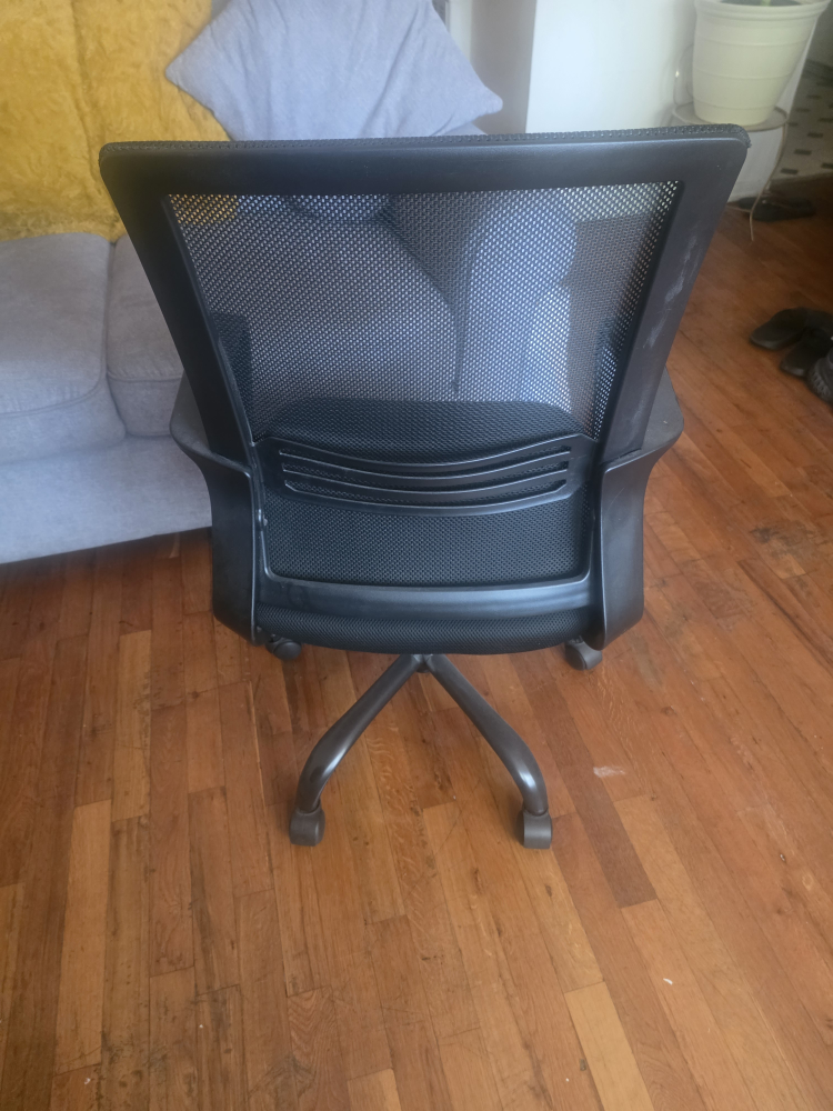 Black Mesh Office Chair with Wheels - photo 3