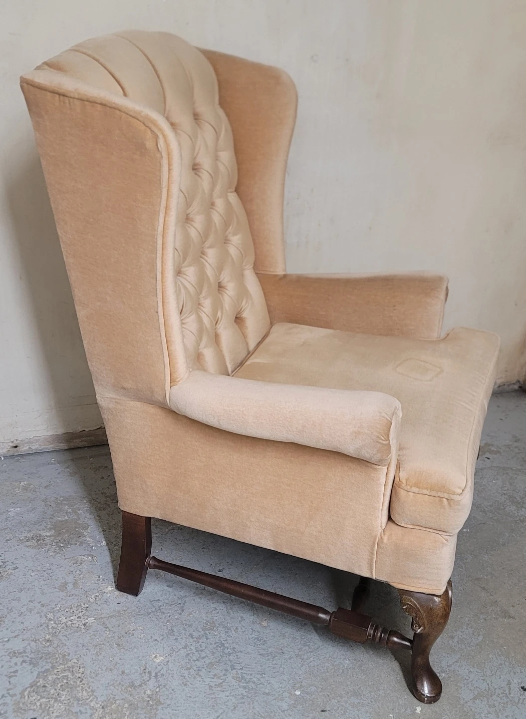 Velvet Wingback Armchair - photo 2