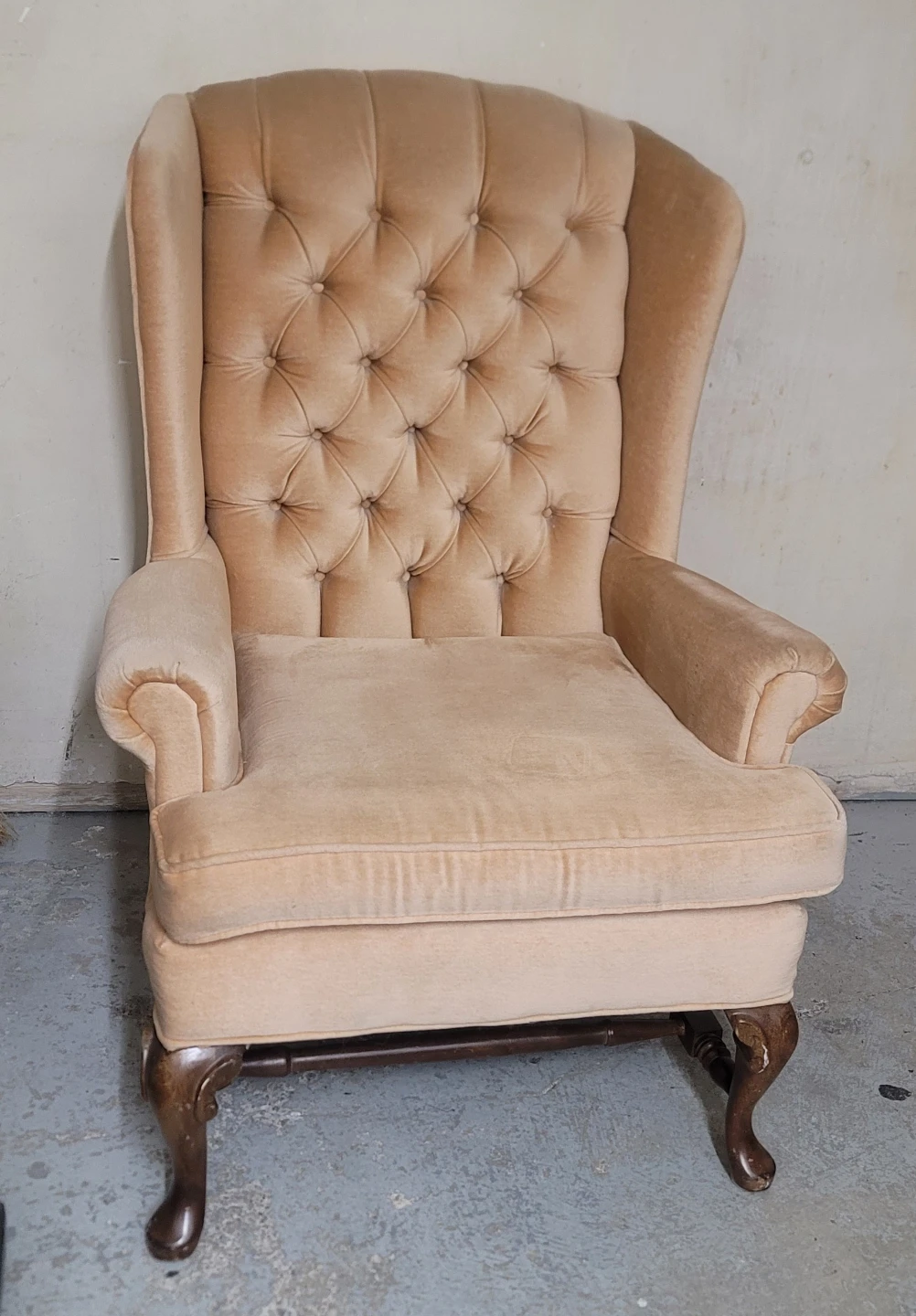 Velvet Wingback Armchair - photo 3