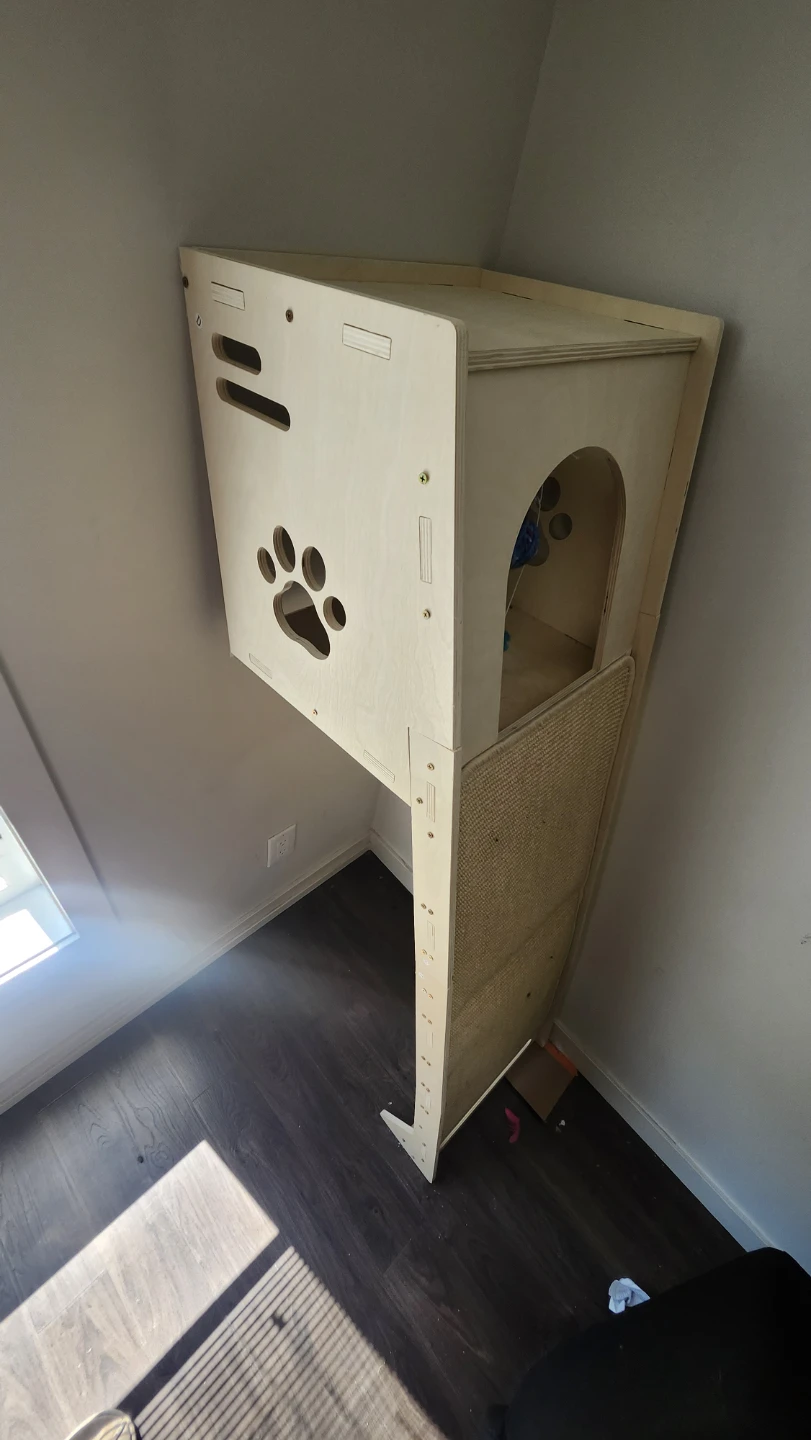 Wooden Cat Condo with Scratching Post - photo 4
