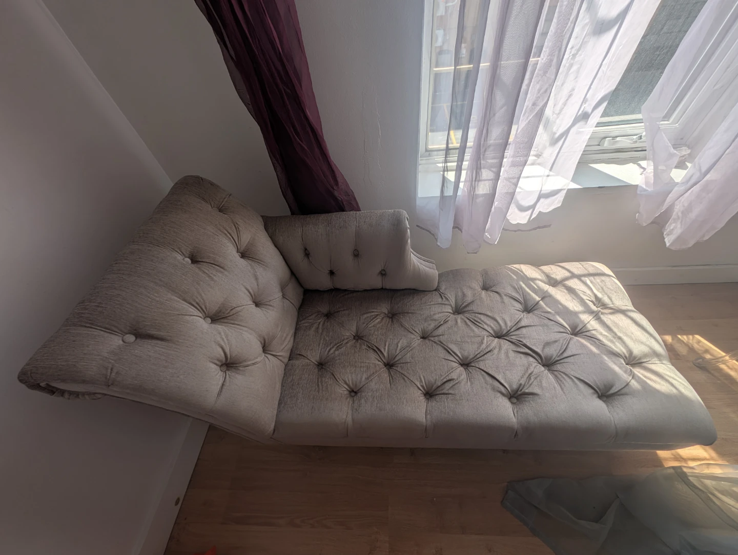 Tufted Chaise Lounge