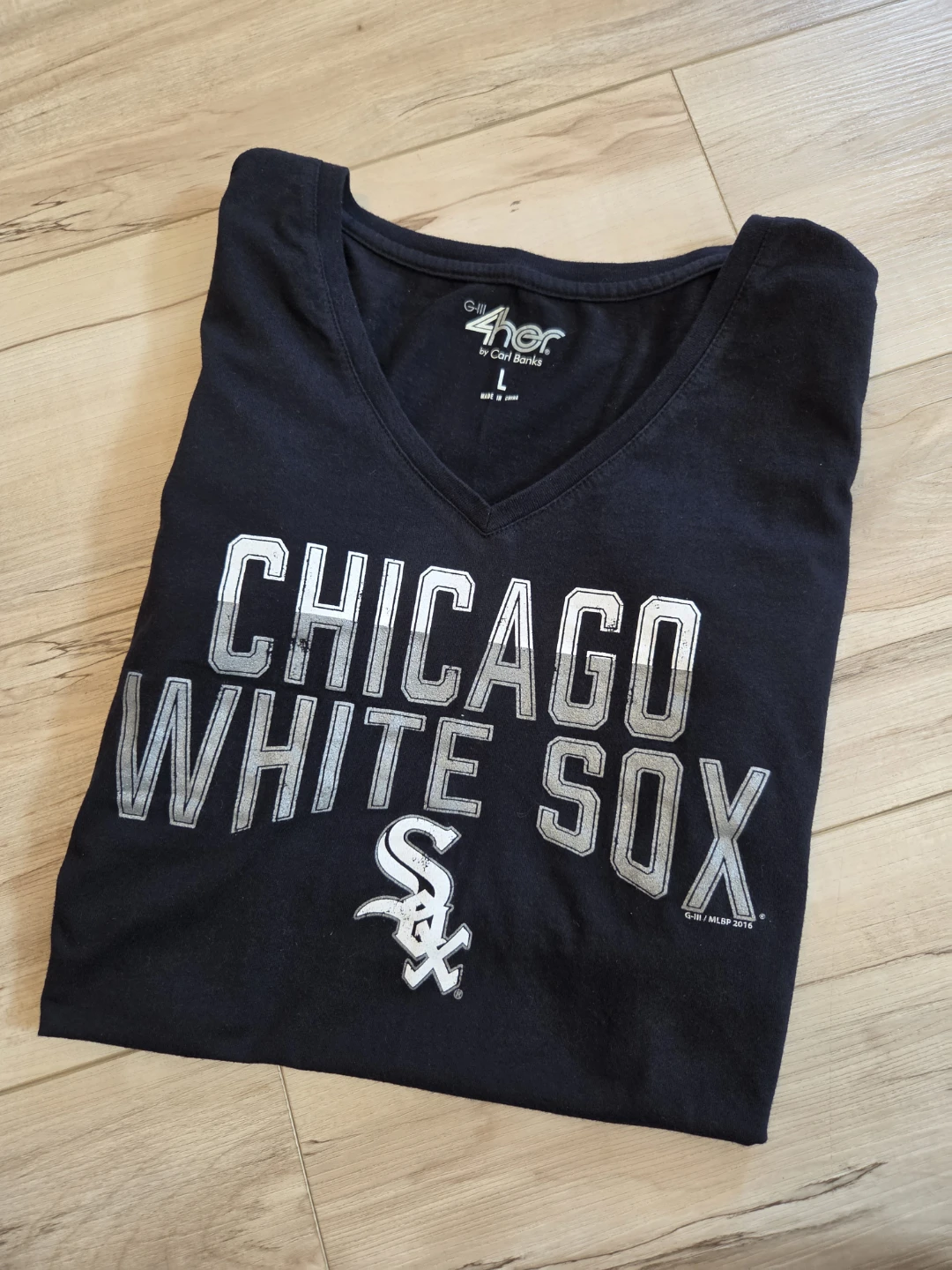 4HER Chicago White Sox Women's V-Neck T-Shirt  L - photo 2