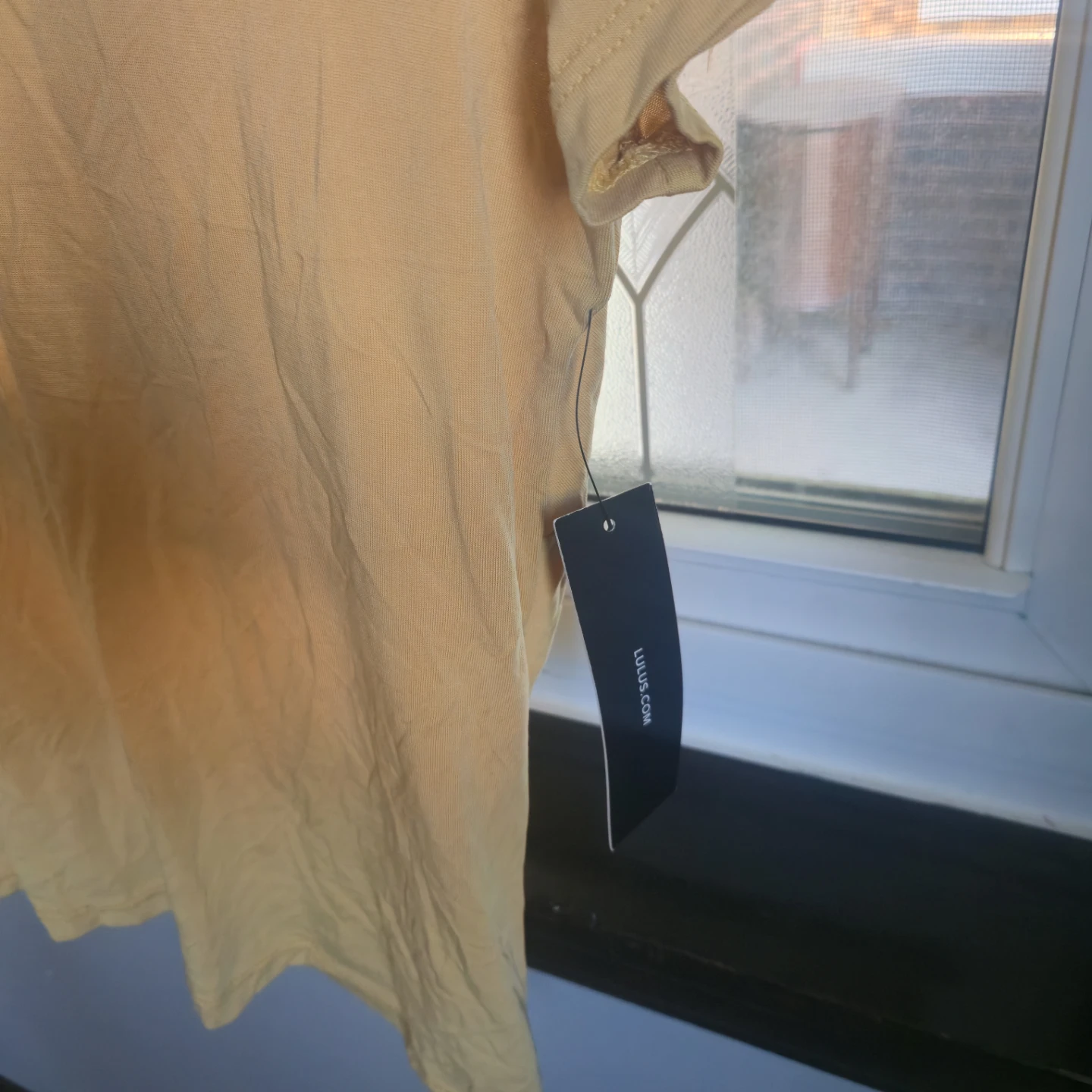 Lulus Twist Front Cutout Top - Yellow - Size L - photo 3