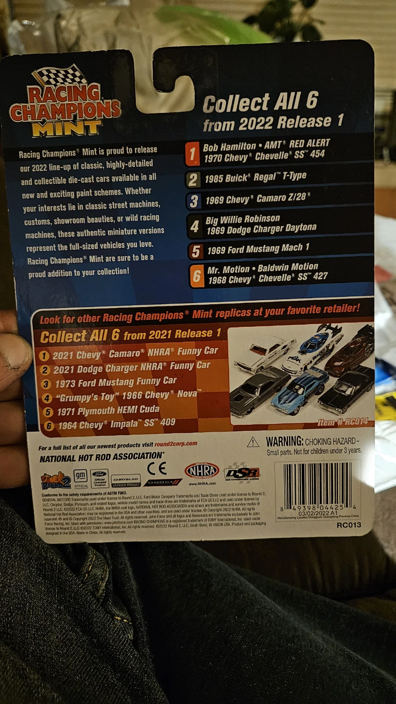 Racing Champions Mint 1985 Buick Regal T-Type Die-Cast Car - photo 3
