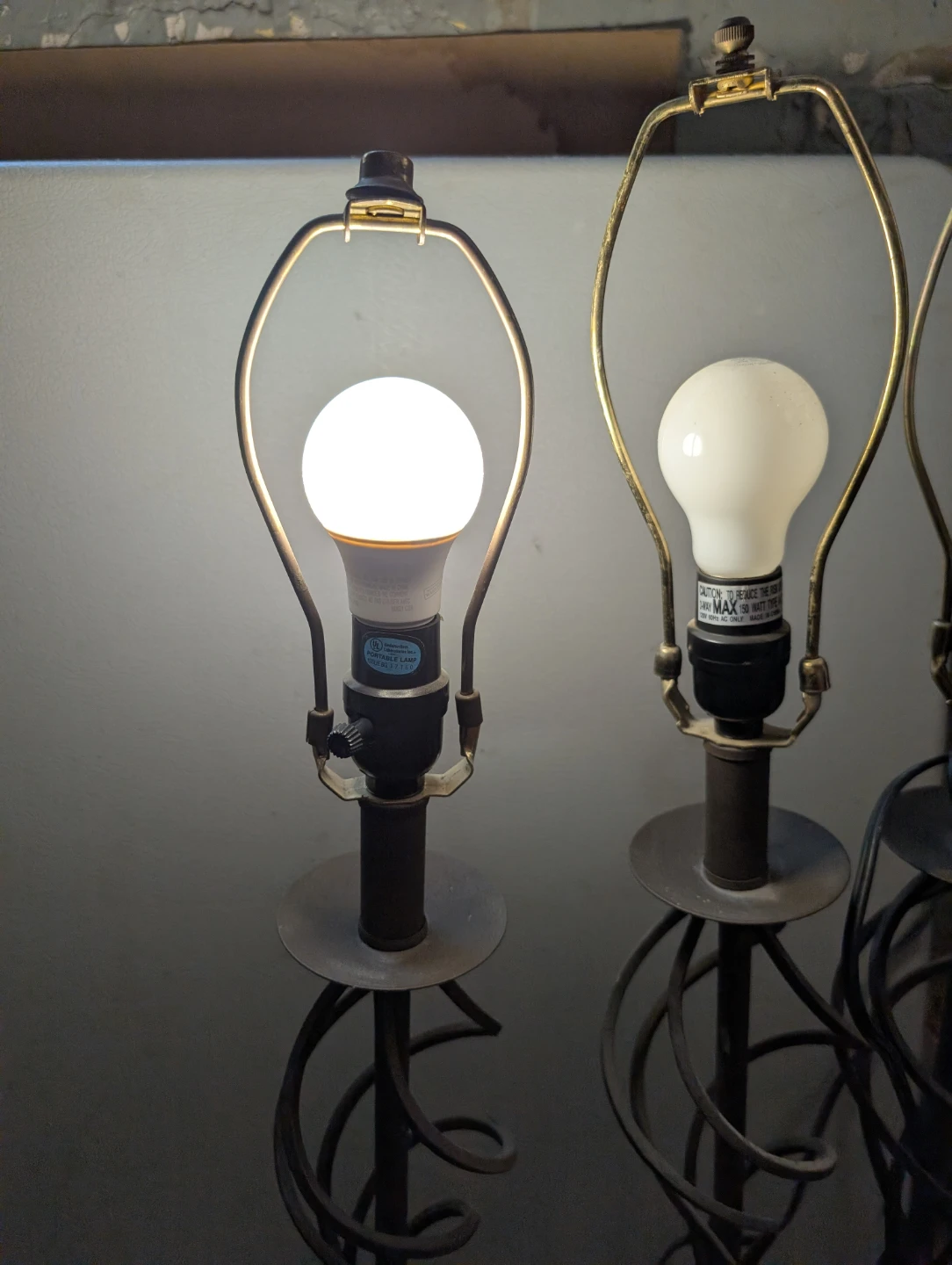 Beautiful vintage lamps! $6 each plus shade - photo 4