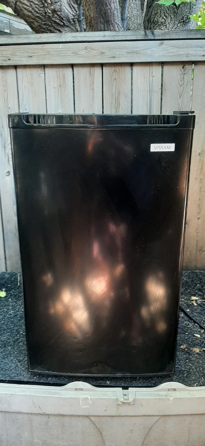 Vissani Compact Mini Fridge
