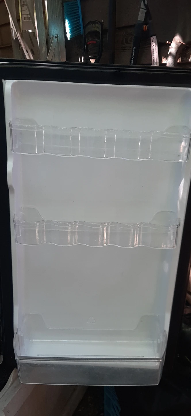 Vissani Compact Mini Fridge - photo 3