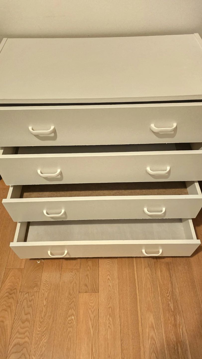 White 4-Drawer Dresser - photo 3