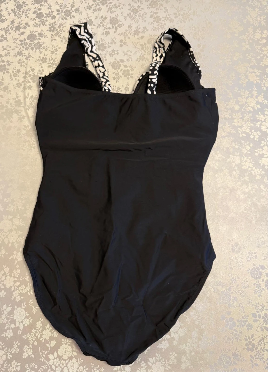New Jessica Women's Black and White Swimsuit - photo 2
