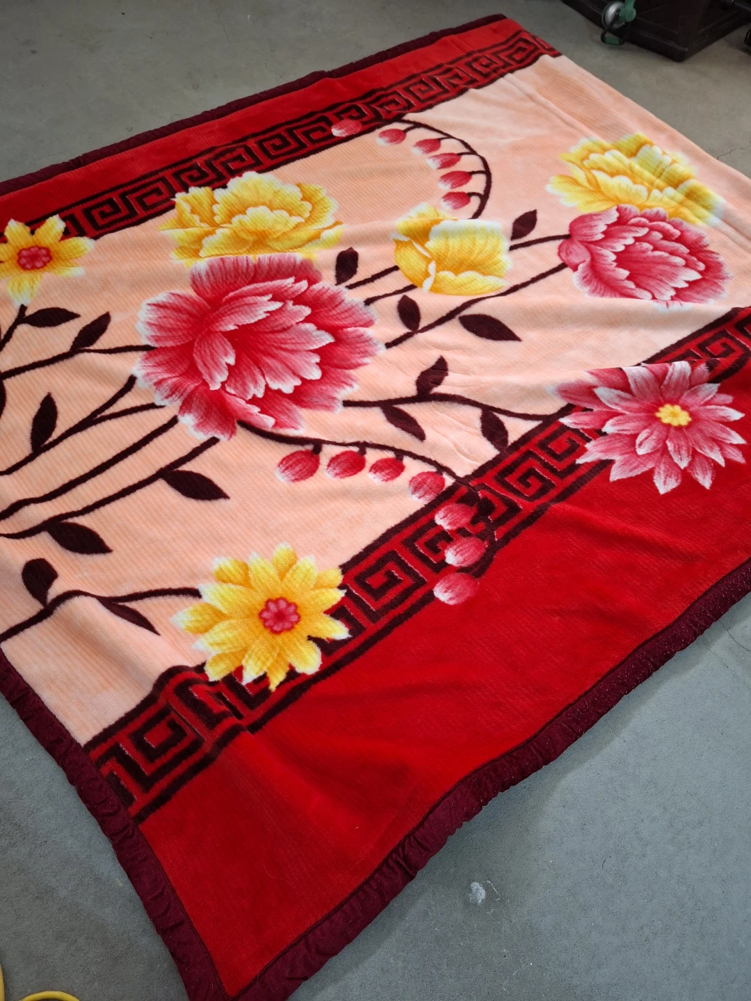 Floral Plush Blanket - photo 4