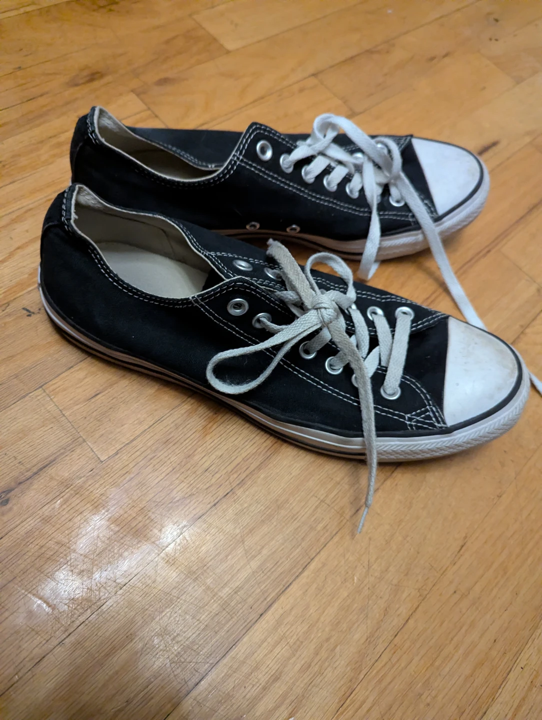 Converse Chuck Taylor All Star Low Top Sneakers