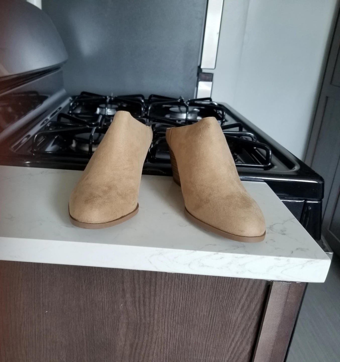 NWT GAP Women's Tan Suede Mules - Size 8
