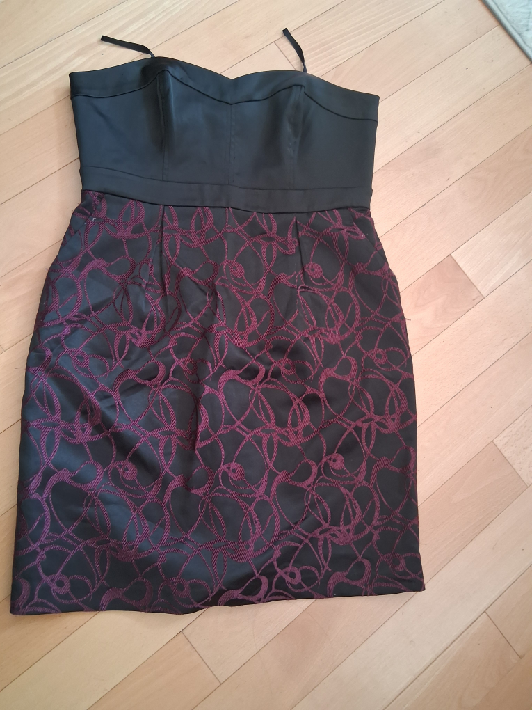Le Château Black & Red Patterned Strapless Dress