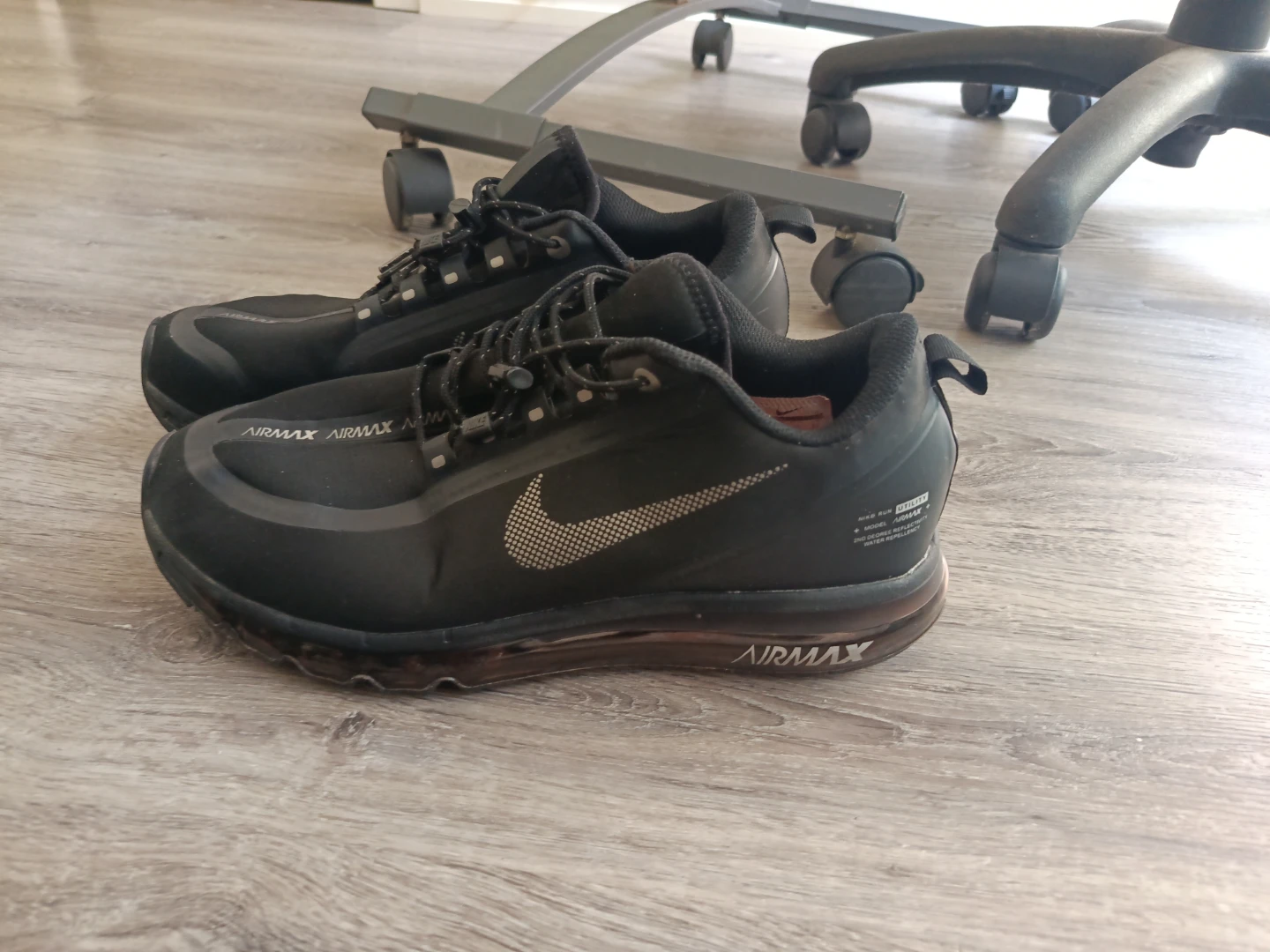 Black Air Cushion Sneakers - photo 2