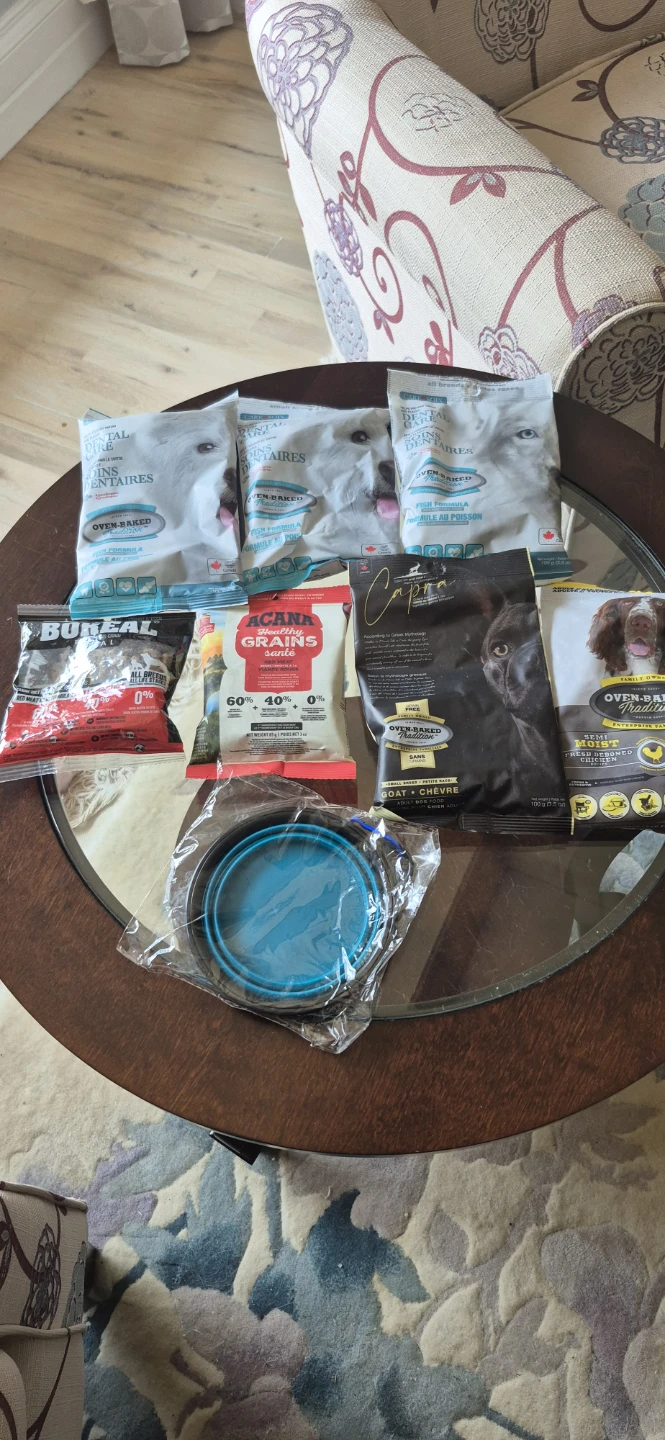 Various Healthy Pet Food Bags and Collapsible Bowl