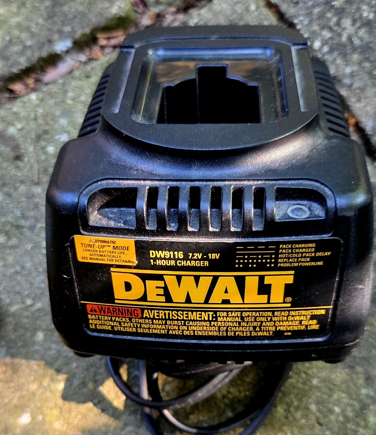 DeWalt Drill Impact Gun and Battery Charger - photo 4