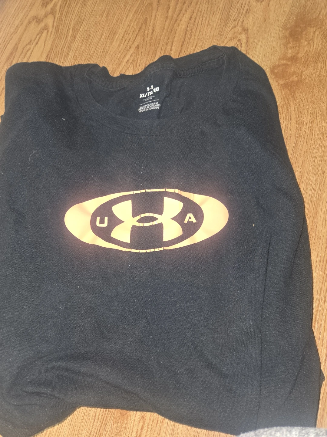 Under Armour XL Black long Sleeved  T-Shirt