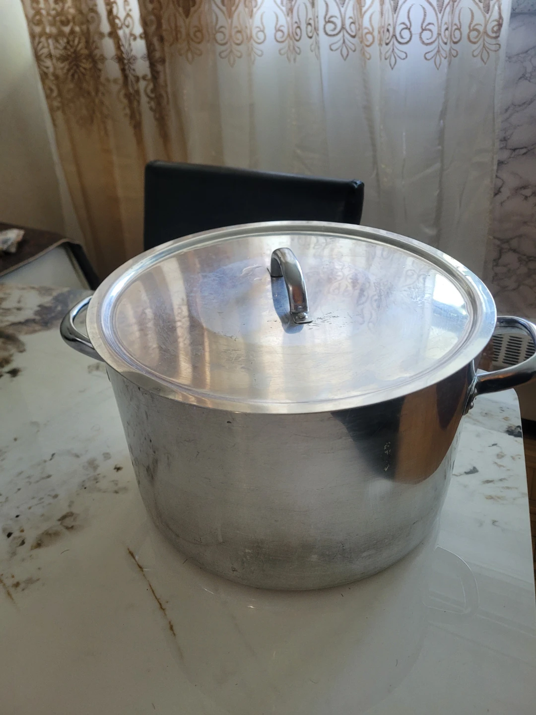 Large Aluminum biryani pot almost new $25