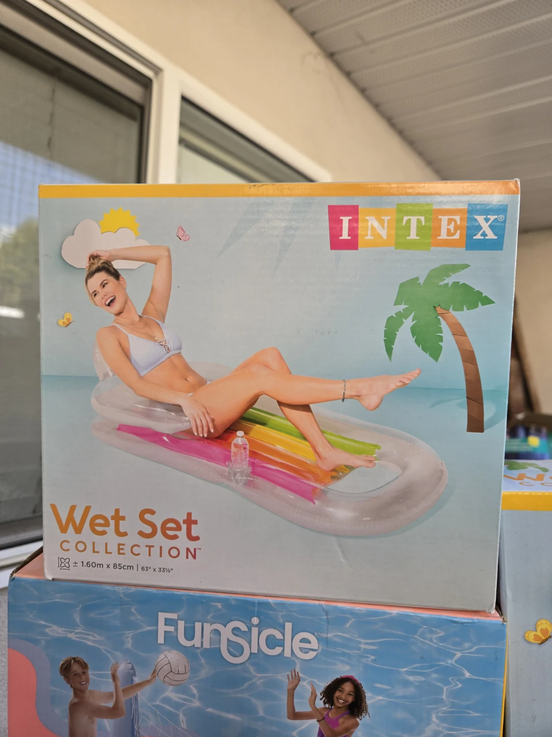 Brand new pool inflatable toys - photo 4
