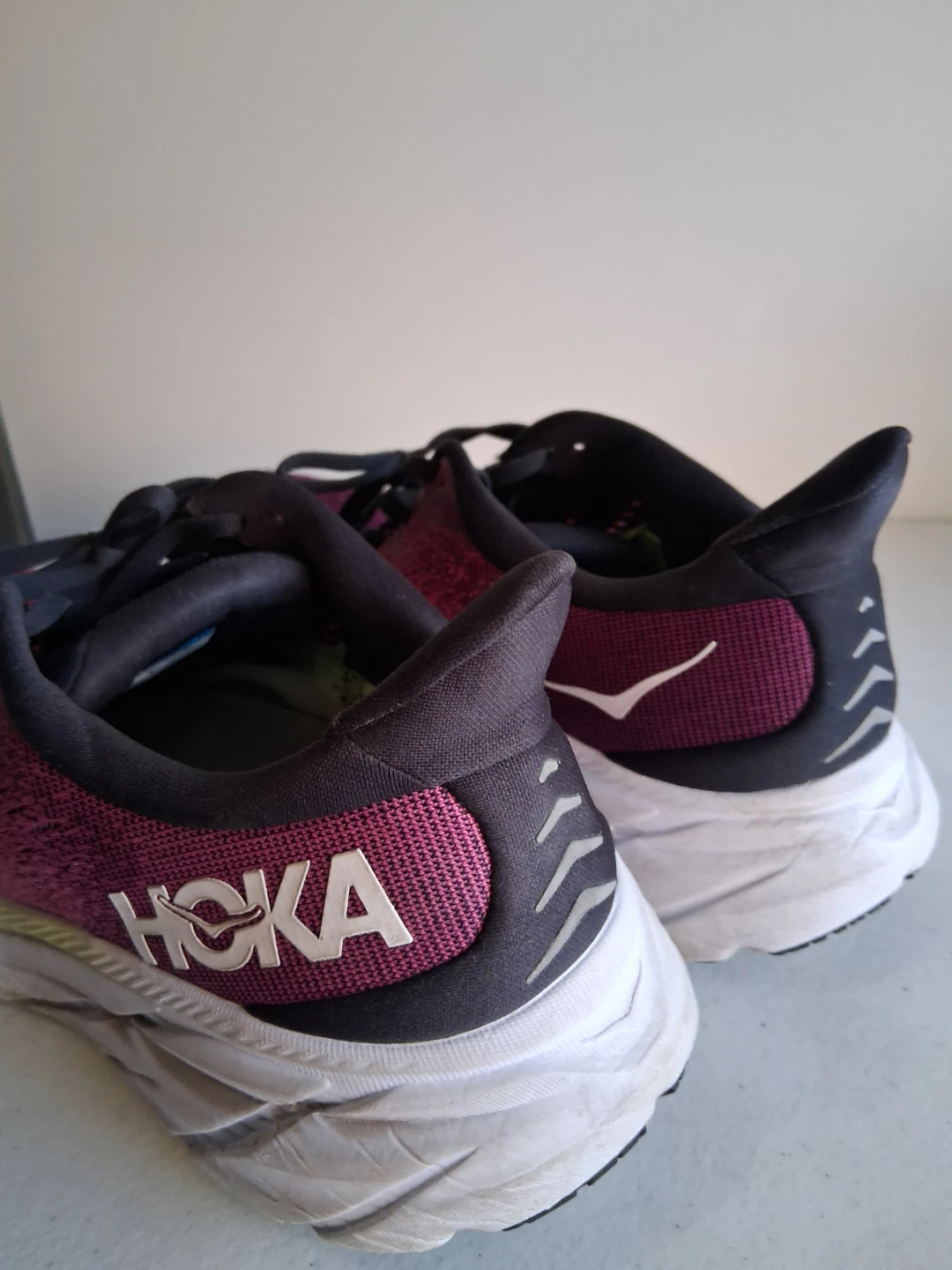 Hoka Clifton 8 Women's Running Shoes size 8.5 - photo 4