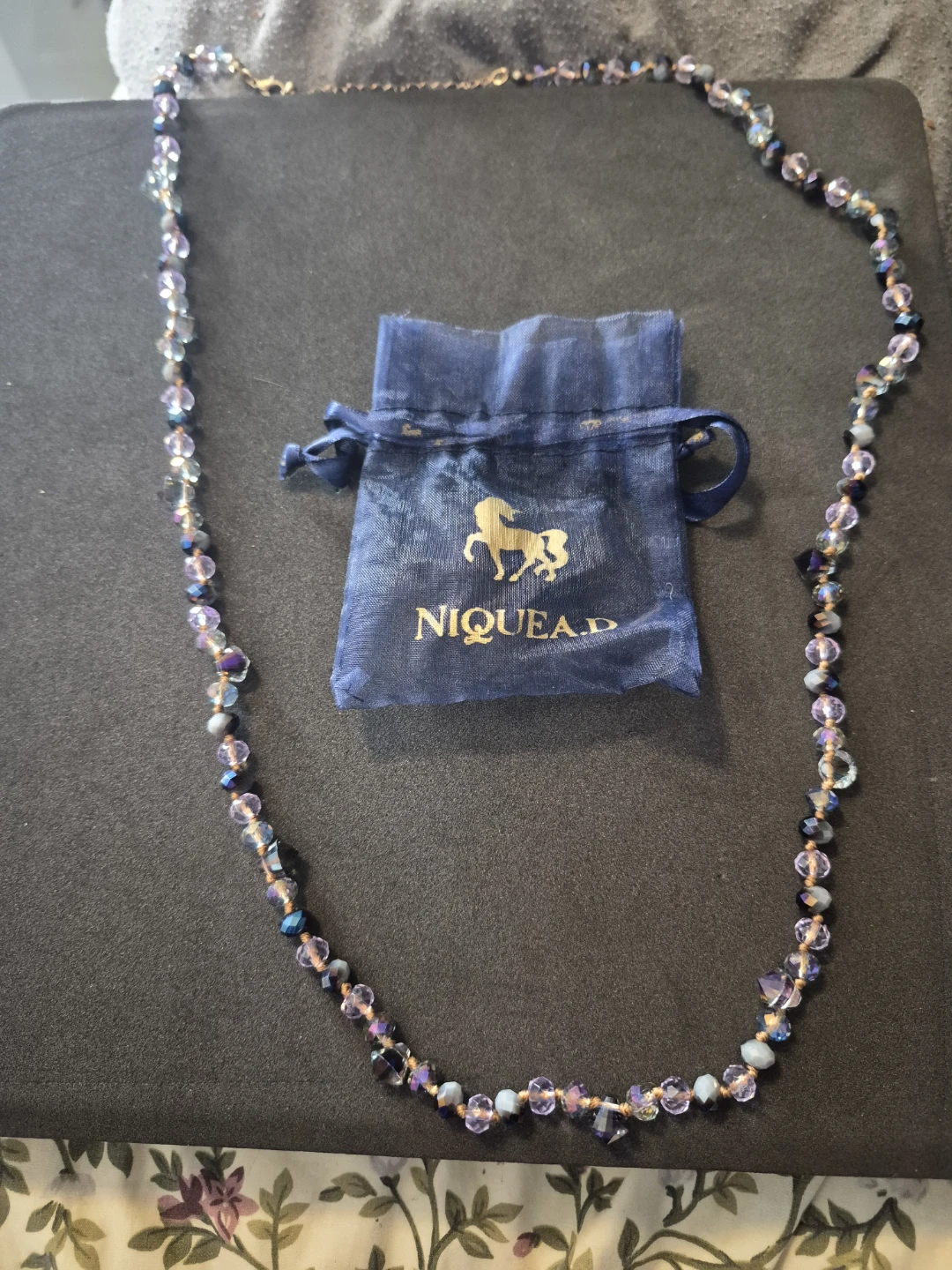 Niquea.d Beaded Necklace with Pouch
