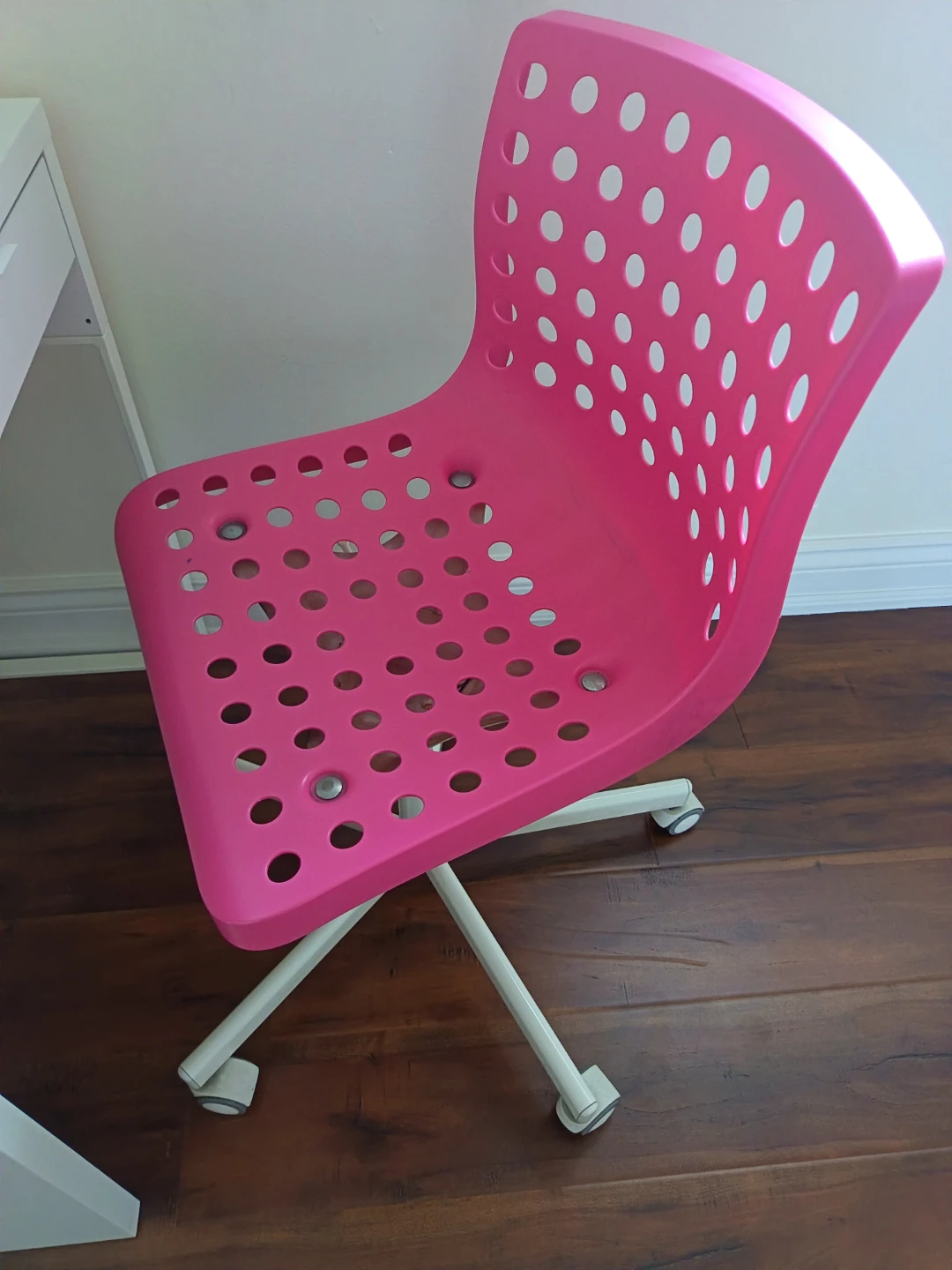 IKEA MICKE Desk and SNILLE Swivel Chair - photo 3