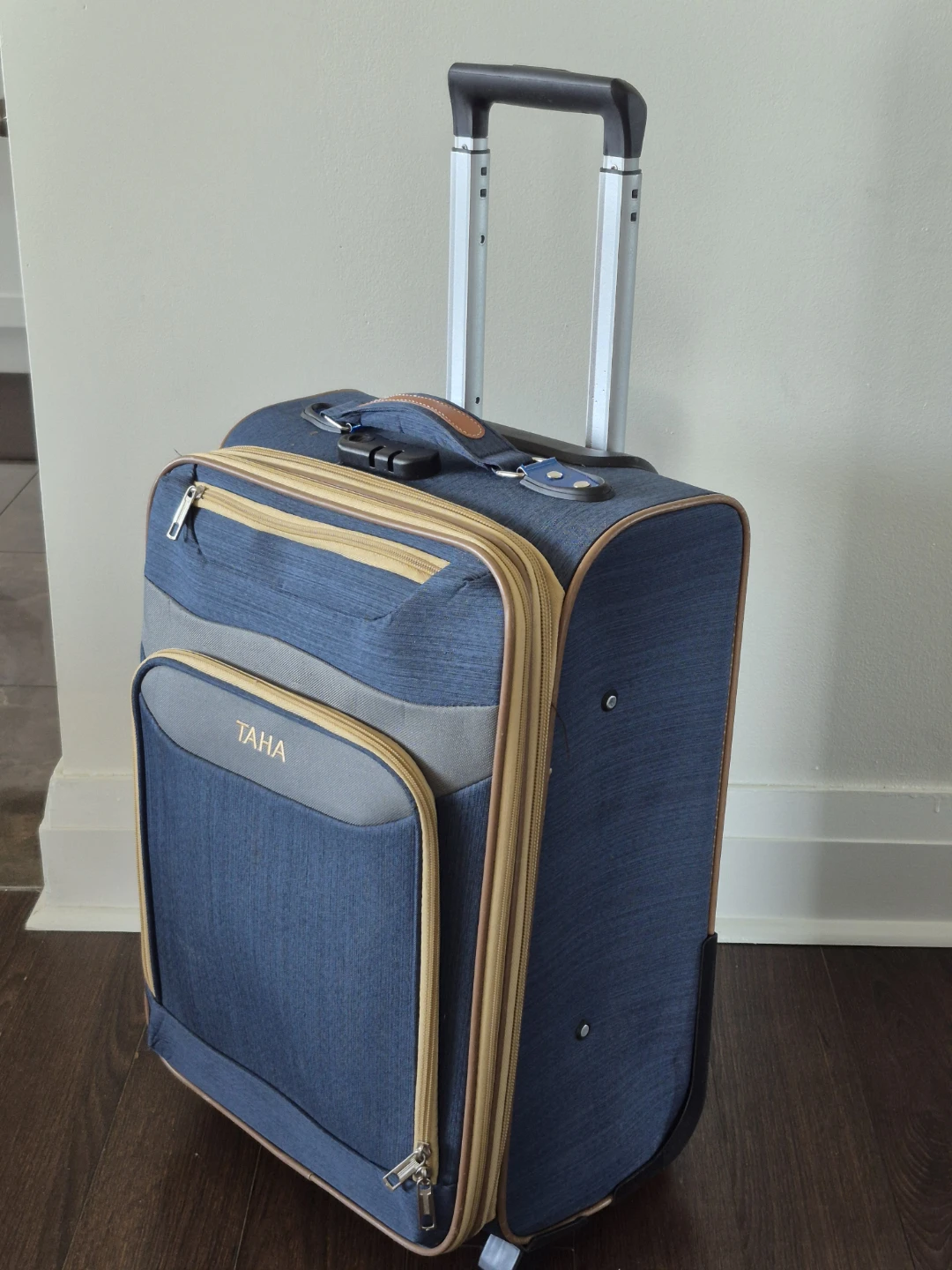 Taha Softcase Expandable Carry-On Luggage - photo 2