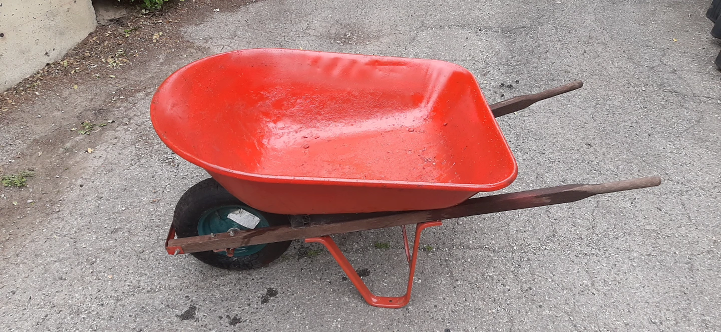 Heavy Duty Metal Red Single Wheelbarrow
