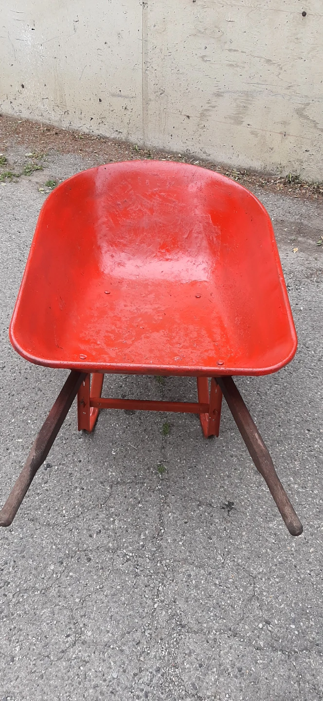 Heavy Duty Metal Red Single Wheelbarrow - photo 2