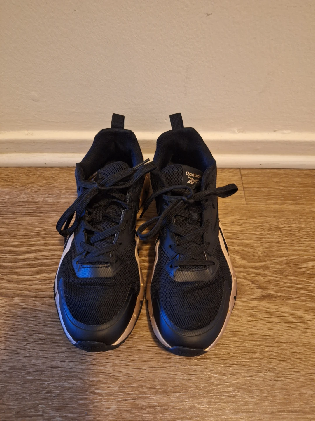 Reebok Black & Gold Running Shoes - photo 2