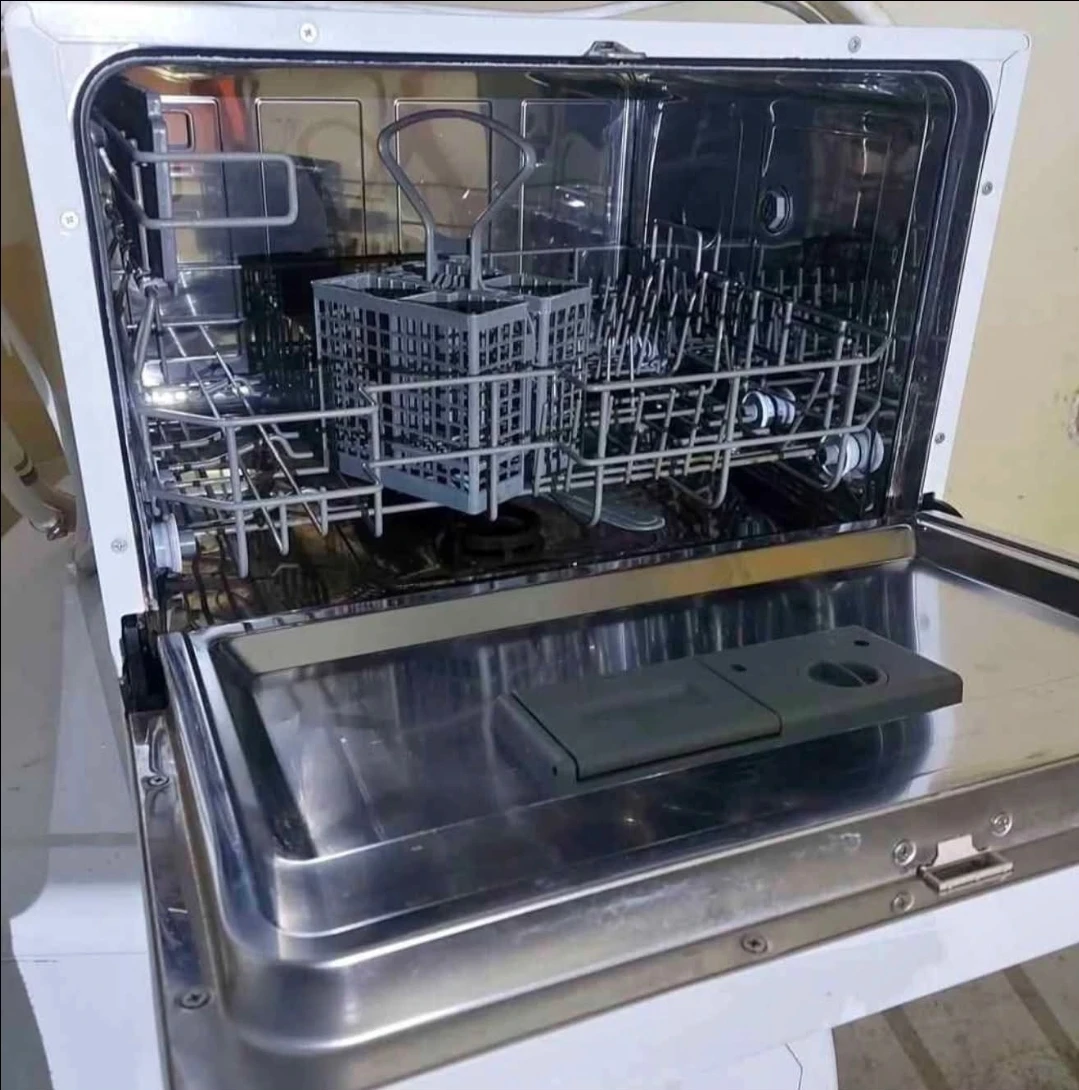 Danby Compact Countertop White Dishwasher Great Condition - photo 2