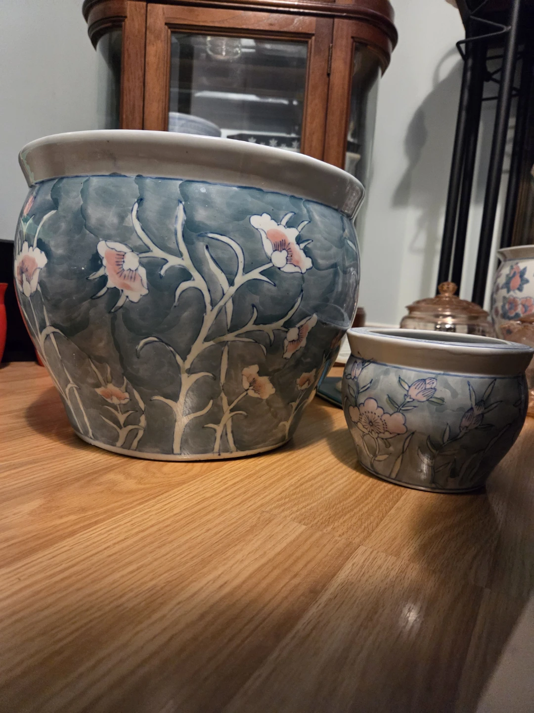 Ceramic plant pot.  One big one small. - photo 2